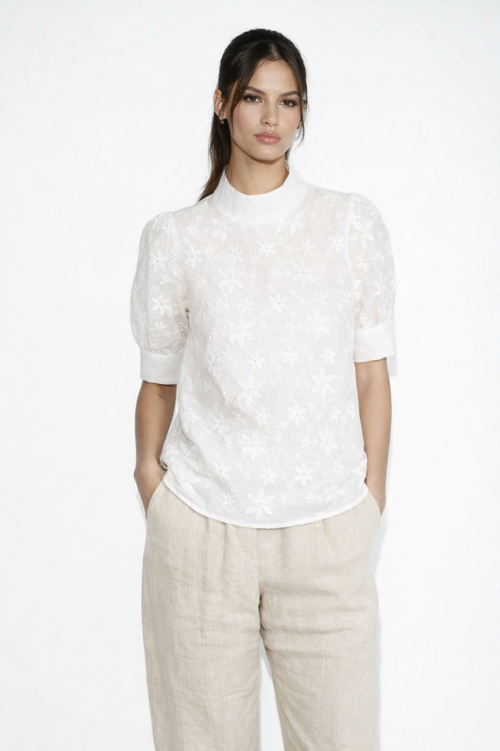 Amelia | Blouse en Dentelle Col Haut